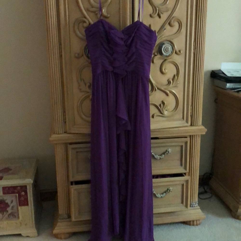 Formal gown can be strapless